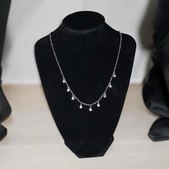Elegant Silver Necklace with Crystal Accents - Picture 1 of 3